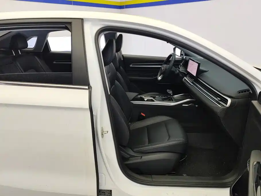 Geely Emgrand — миниатюра 8
