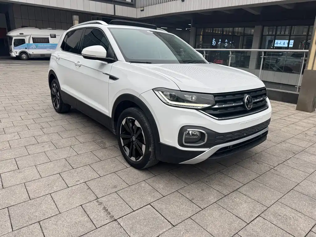 VOLKSWAGEN EXPLORING THE SHADOW