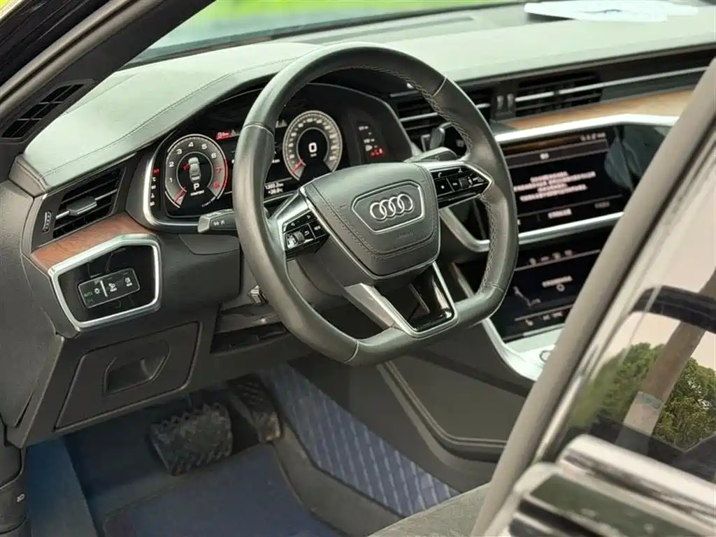 Audi A6L 2023 55 TFSI quattro Premium