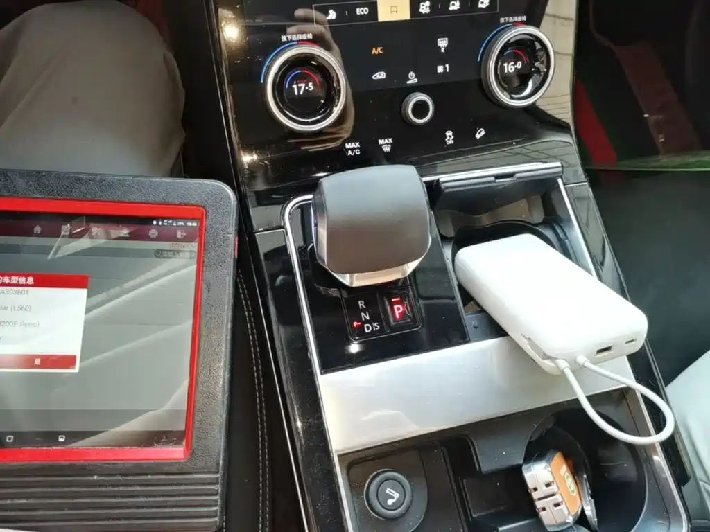 Land Rover Velar — миниатюра 14