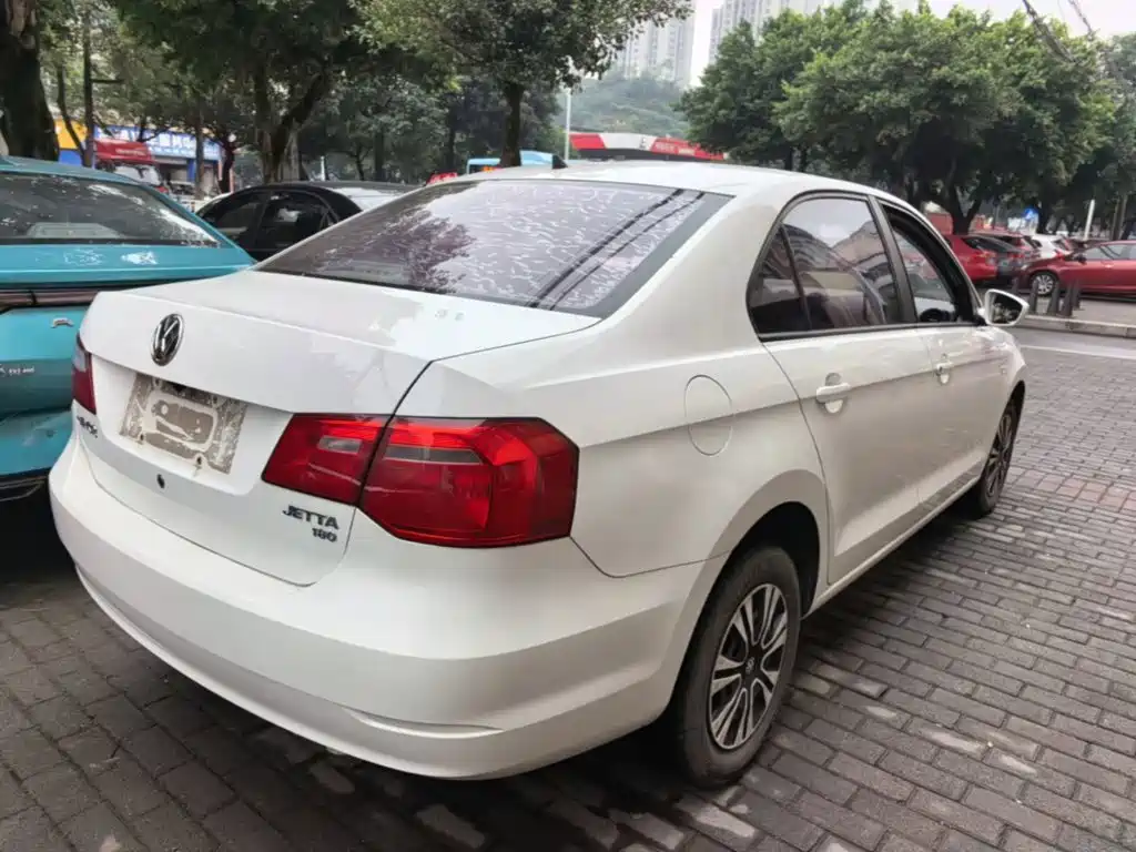 Volkswagen Jetta — миниатюра 7