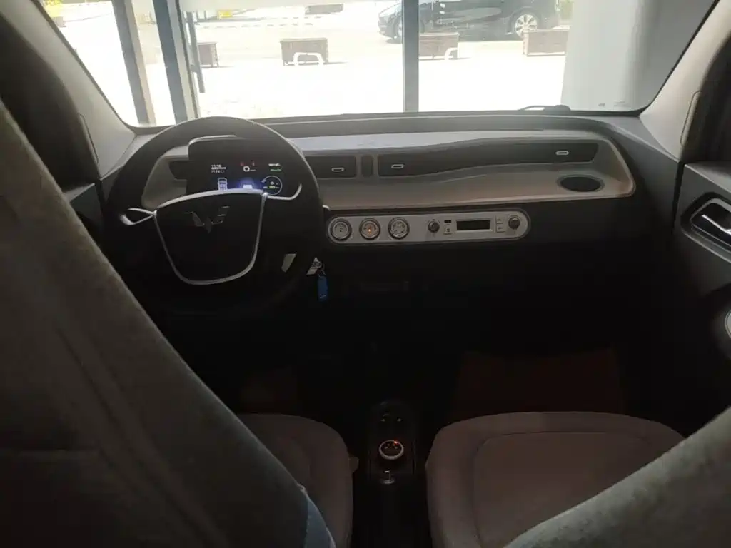 Wuling MINIEV — миниатюра 10