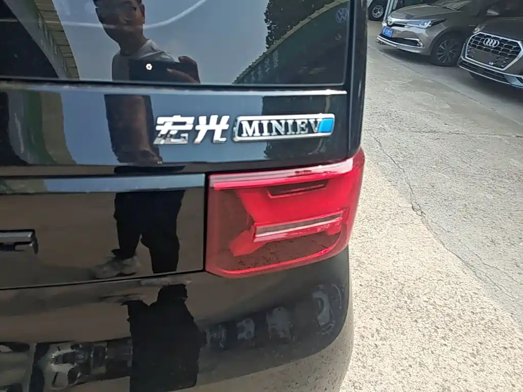 Wuling MINIEV — миниатюра 8