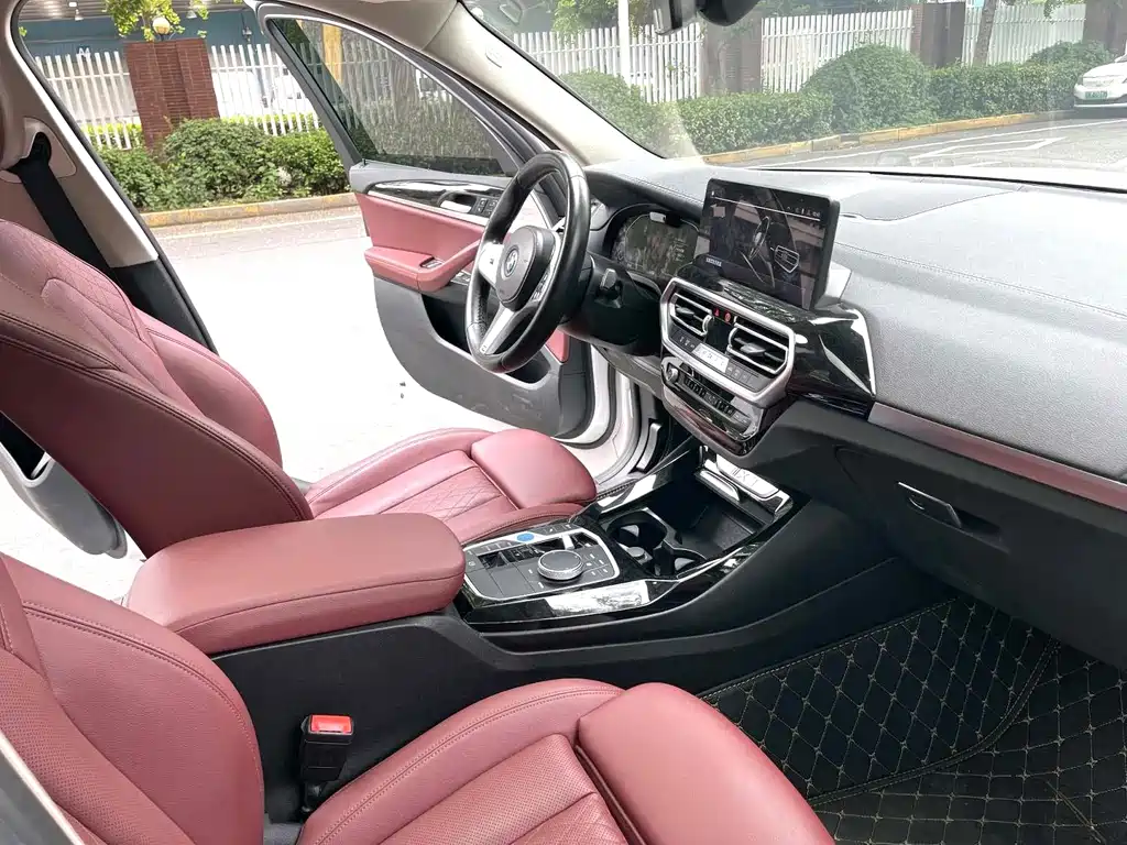 BMW iX3 — миниатюра 8