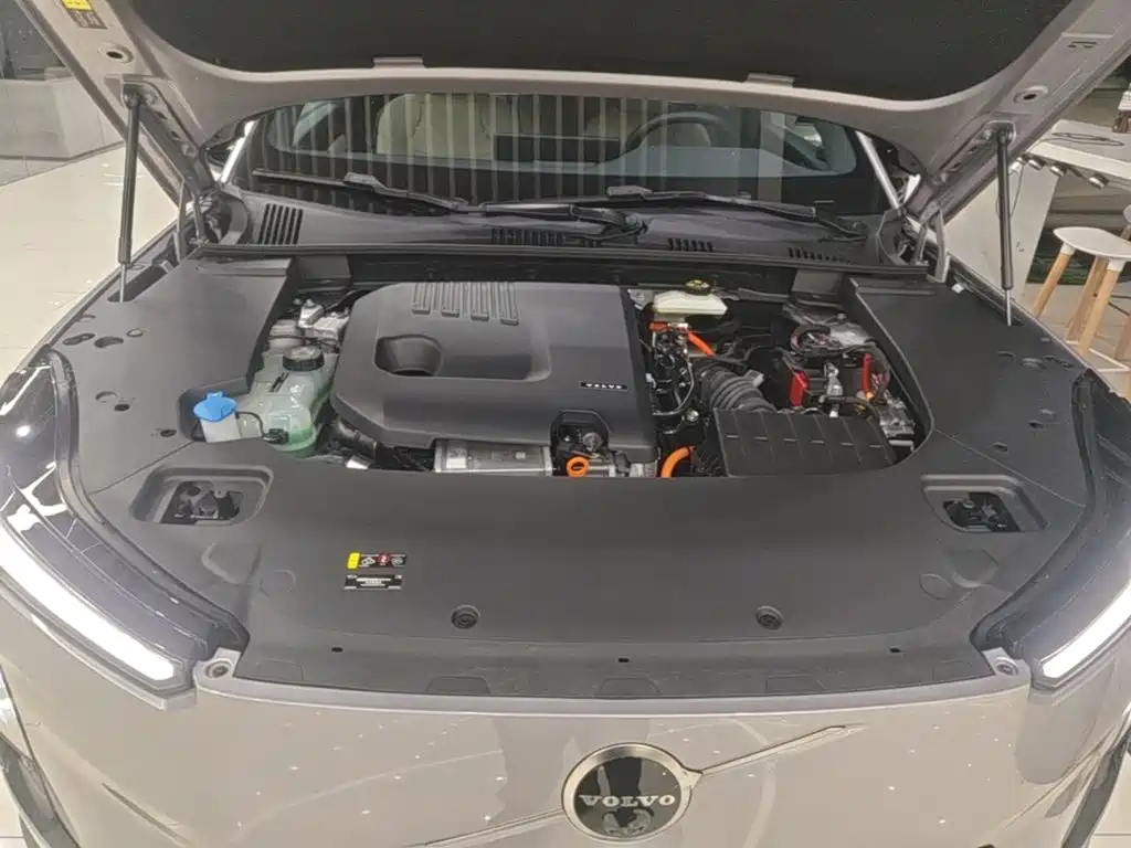 Volvo XC70 PHEV — миниатюра 20