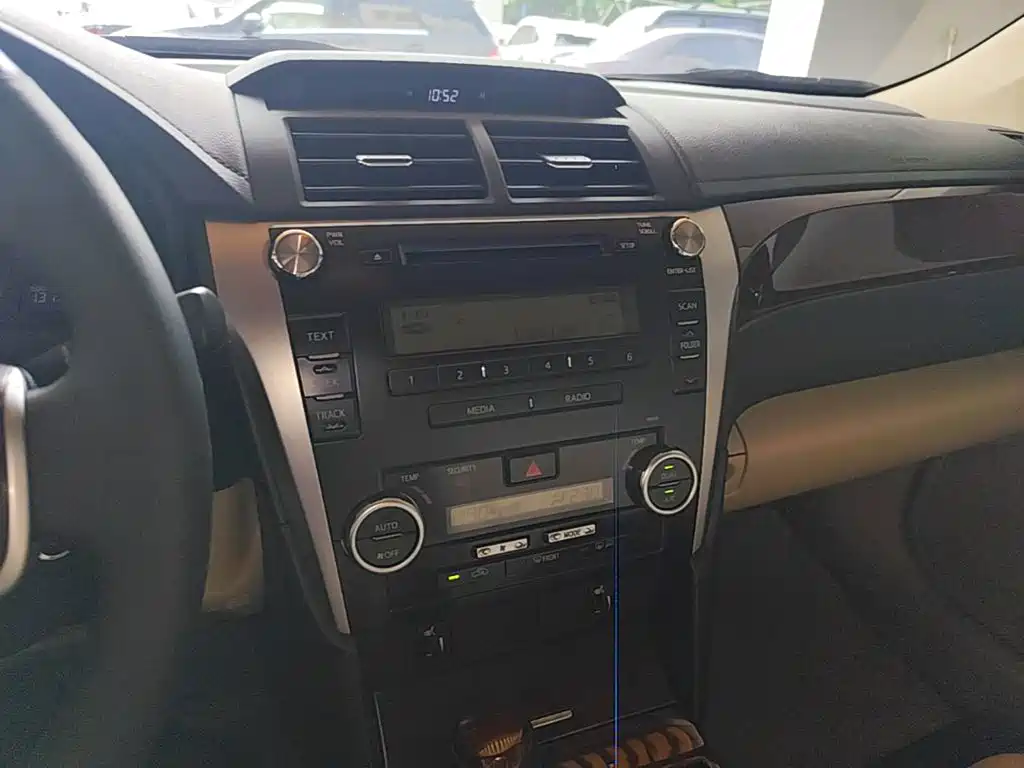 Toyota Camry — миниатюра 13
