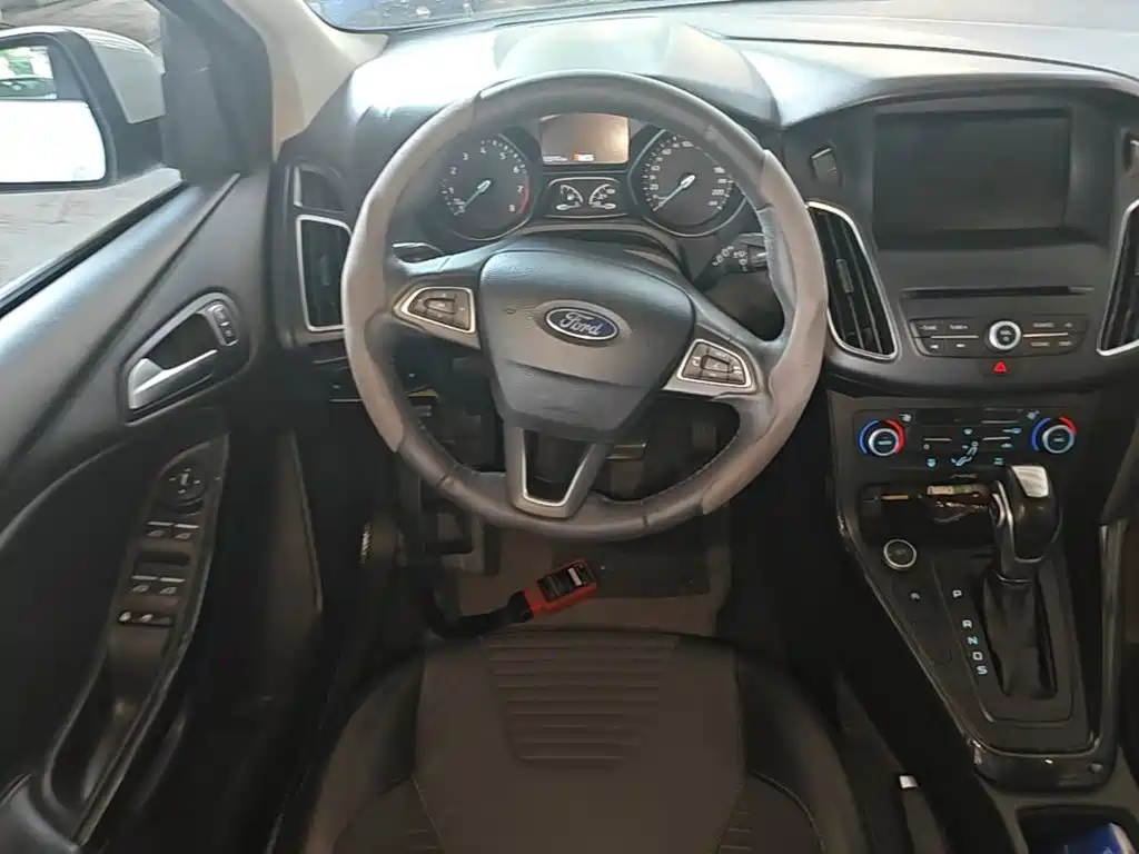 Ford Focus — миниатюра 11