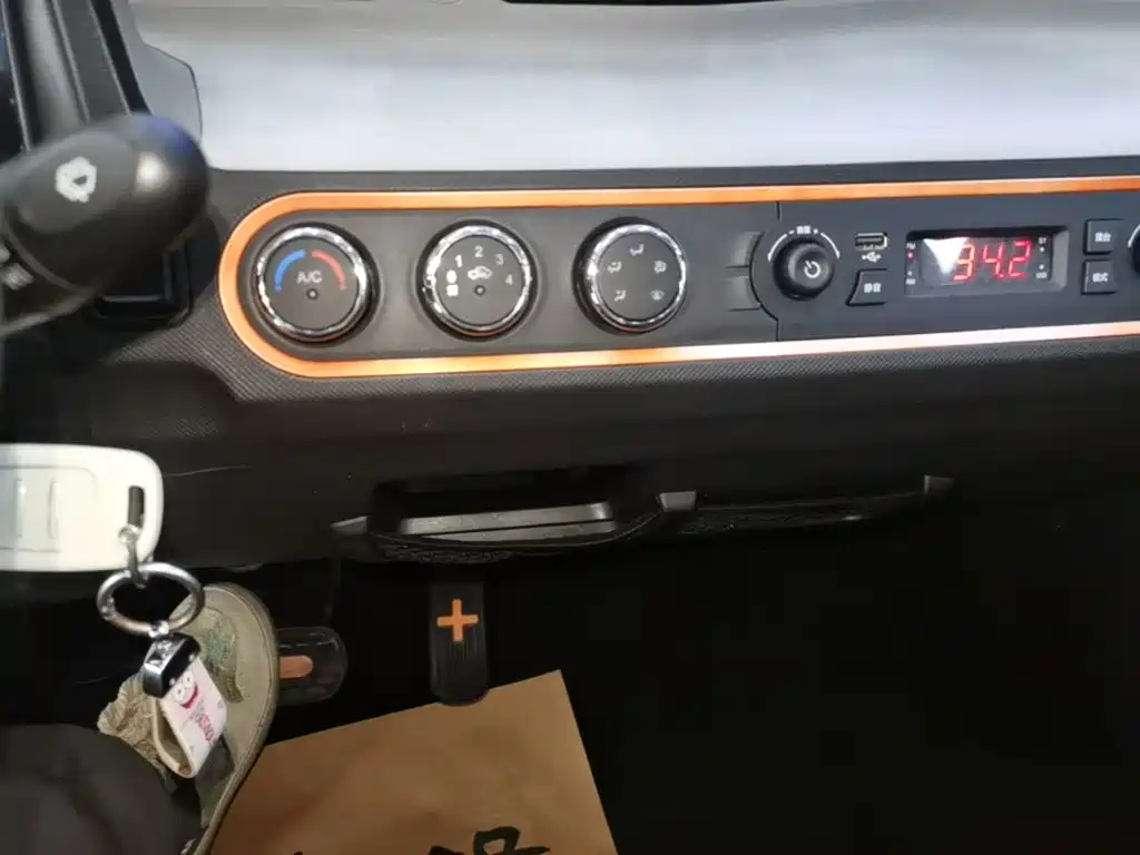 Wuling MINIEV — миниатюра 13