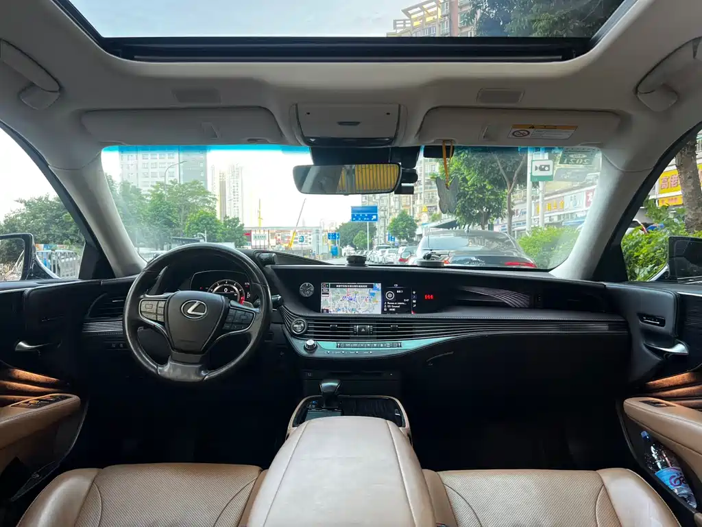 Lexus LS — миниатюра 7