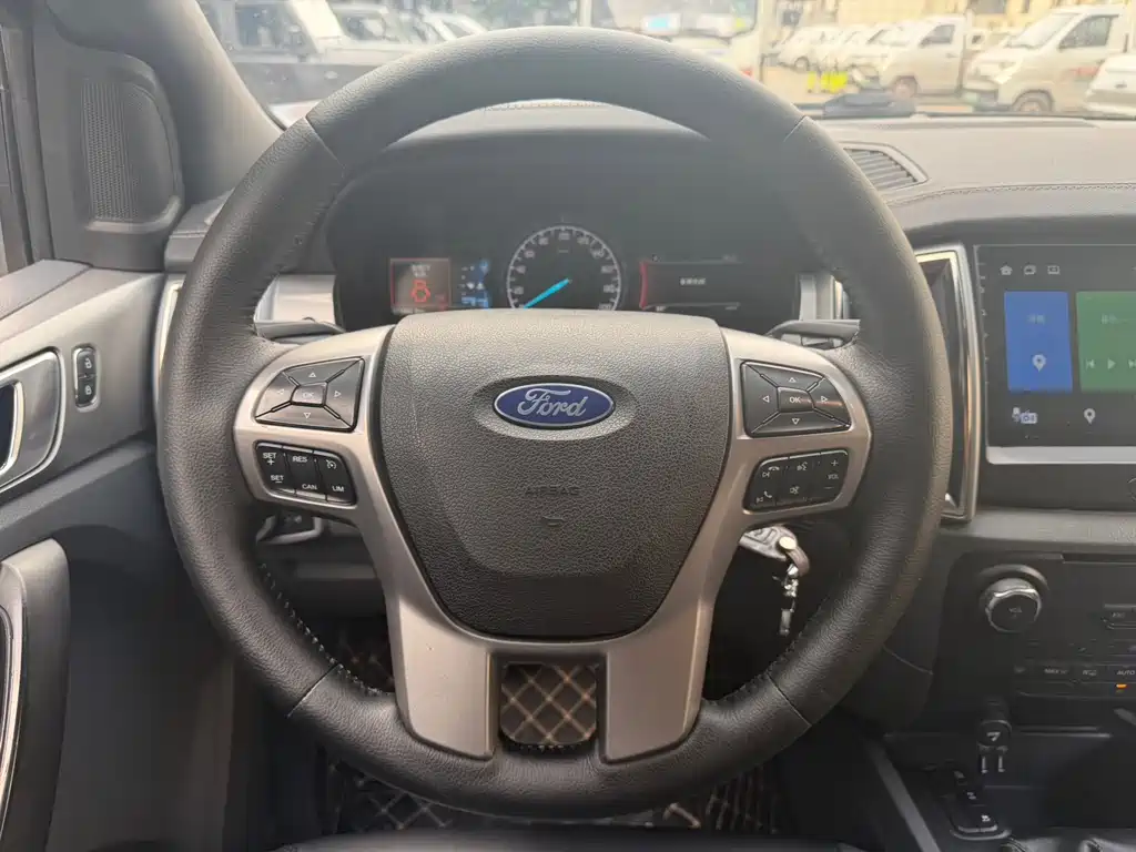 Ford Everest 2017 2.2T MT Luxury 5 мест