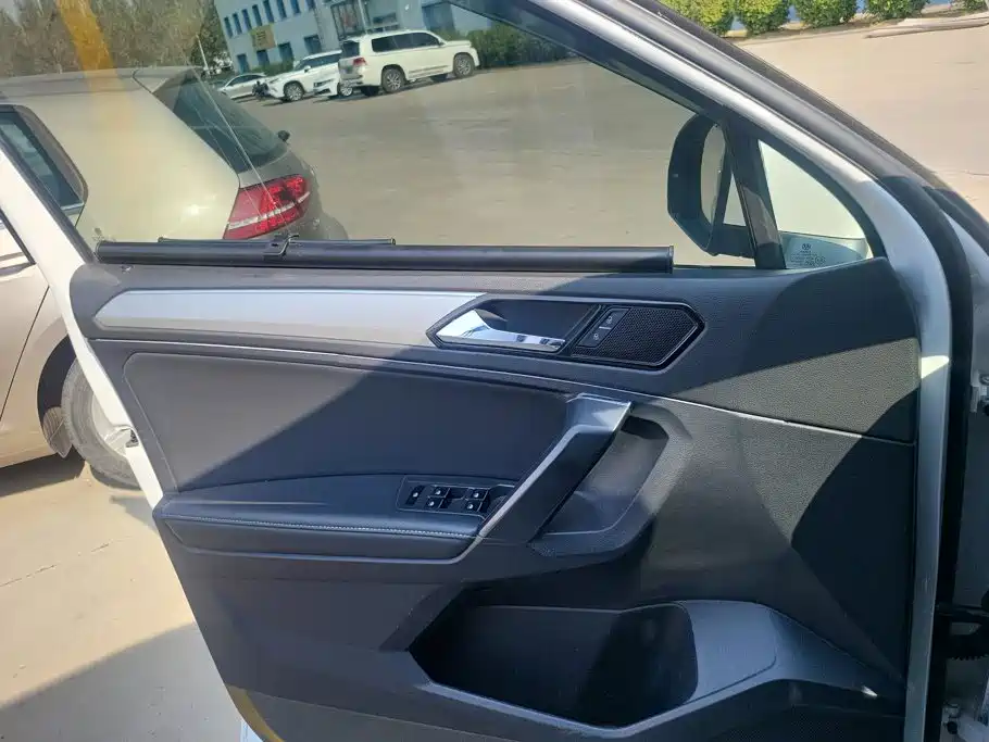 Volkswagen Tiguan L — миниатюра 7