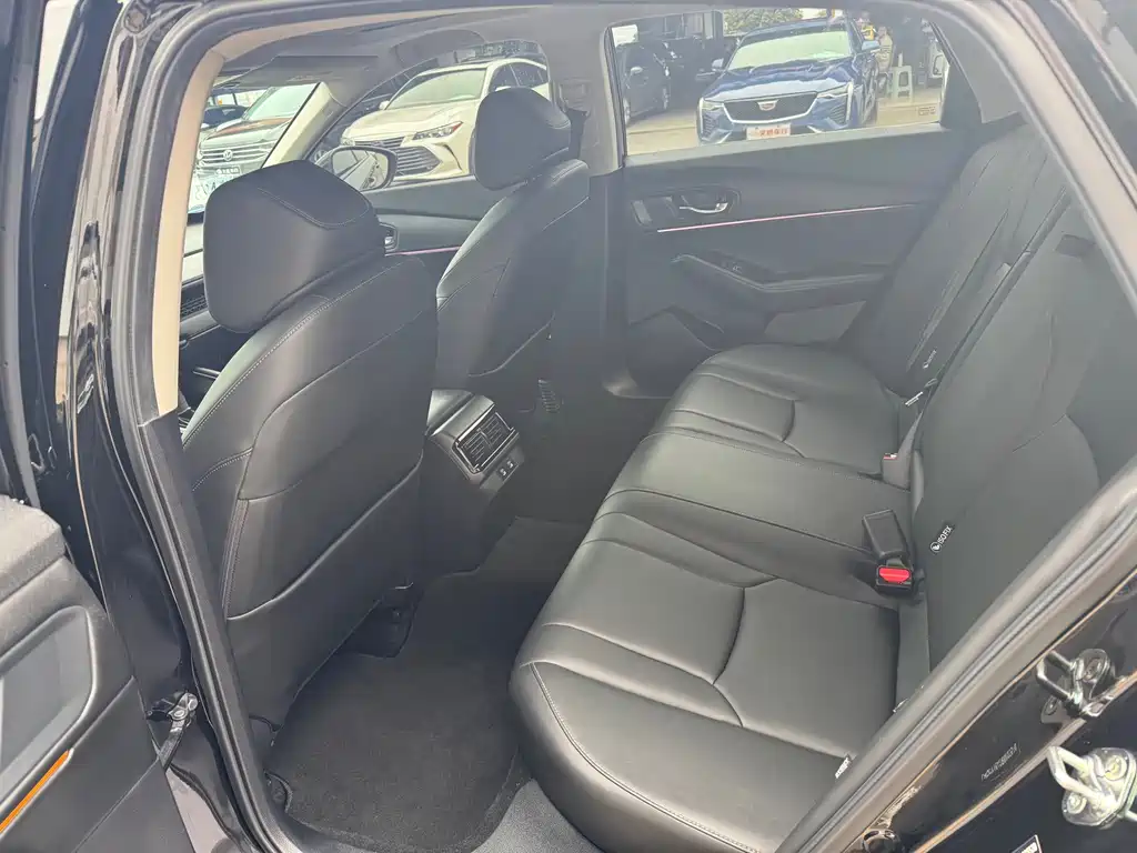 Honda Accord — миниатюра 7