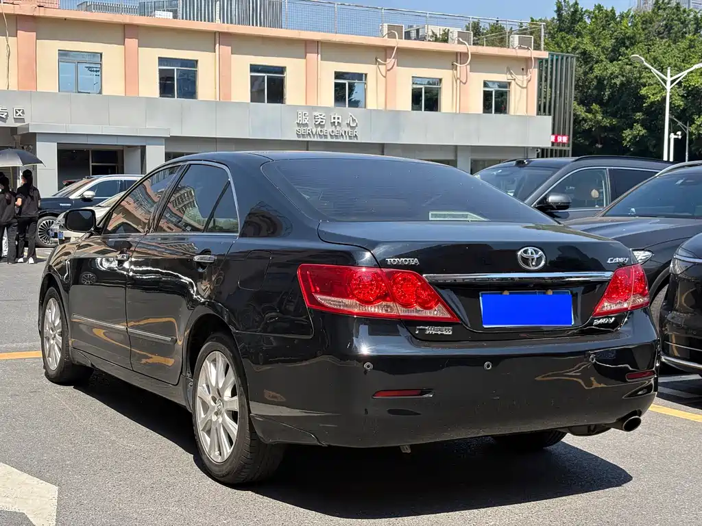 Toyota Camry — миниатюра 4