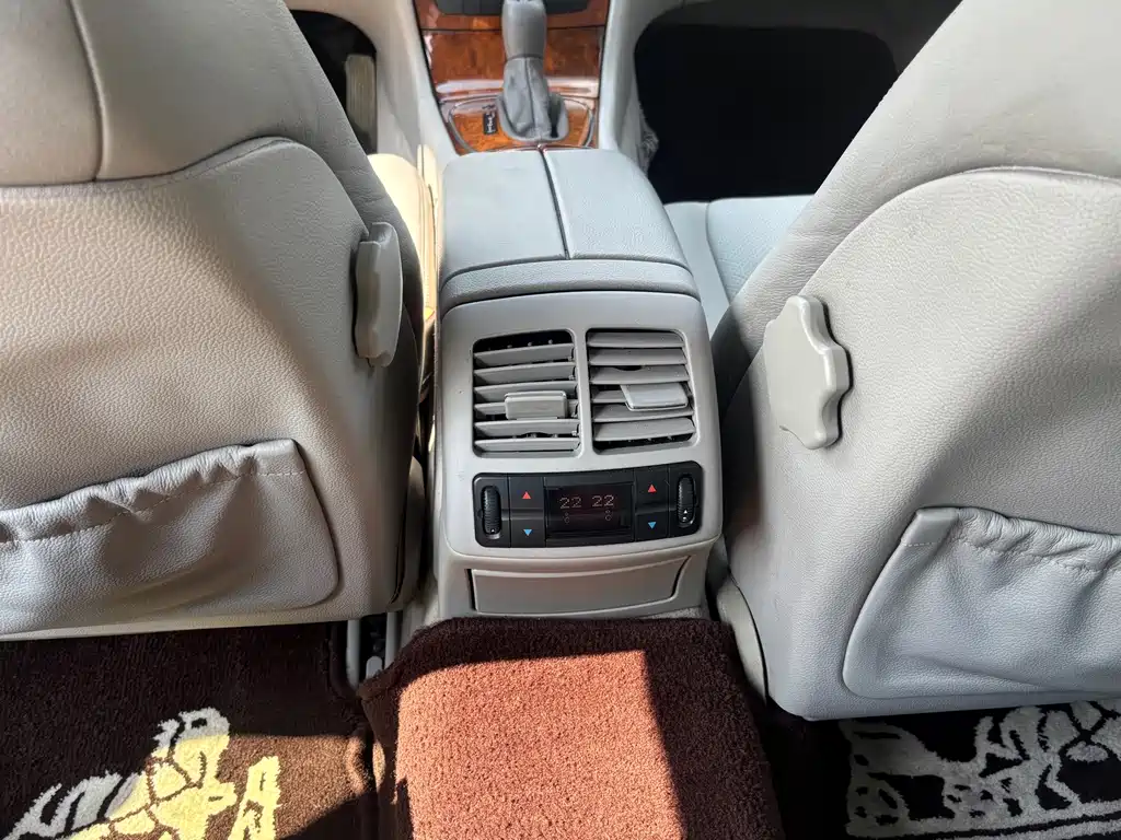 Mercedes-Benz E-Class (Import) — миниатюра 7