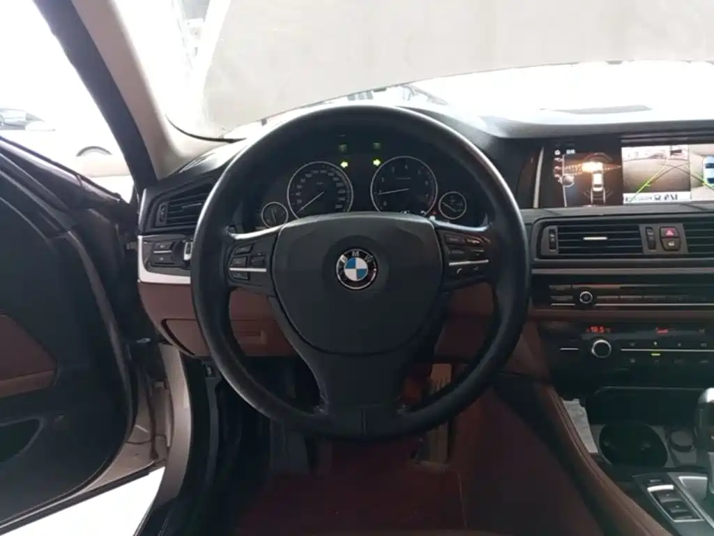 BMW 5 Series (Import) — миниатюра 11