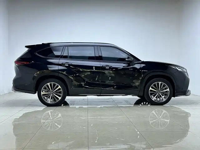 Toyota Crown Kluger — миниатюра 8