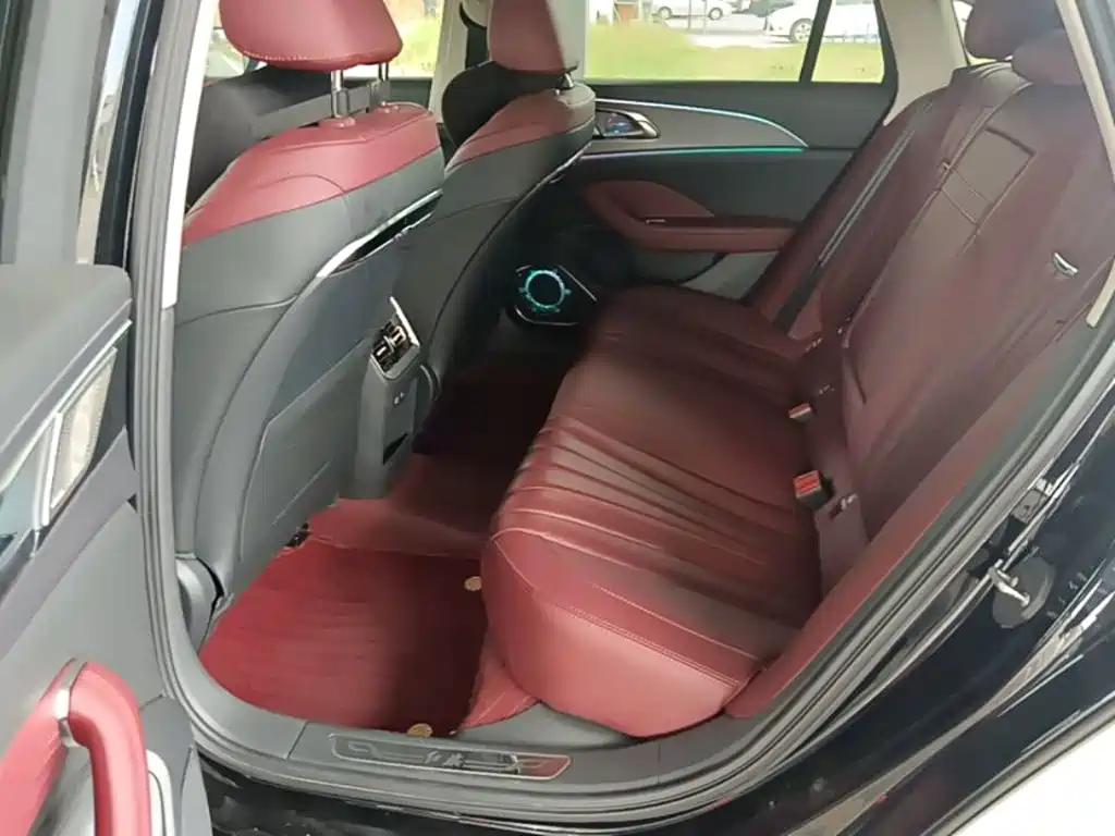 Hongqi Hongqi H5 — миниатюра 17