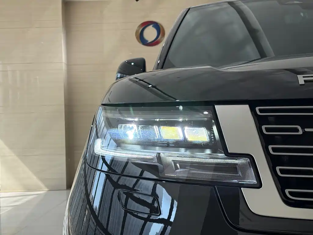 Land Rover Range Rover — миниатюра 3