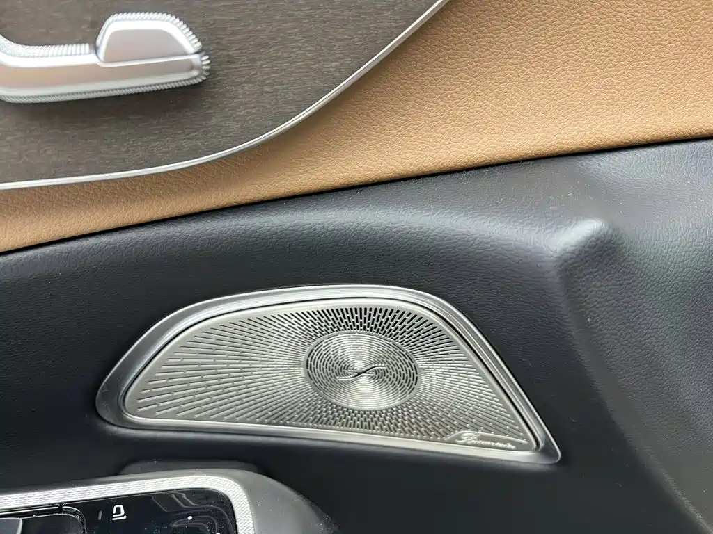 Mercedes-Benz E-Class — миниатюра 44