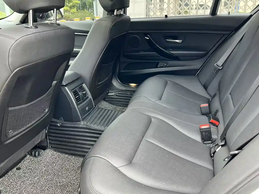 BMW 3 Series — миниатюра 9