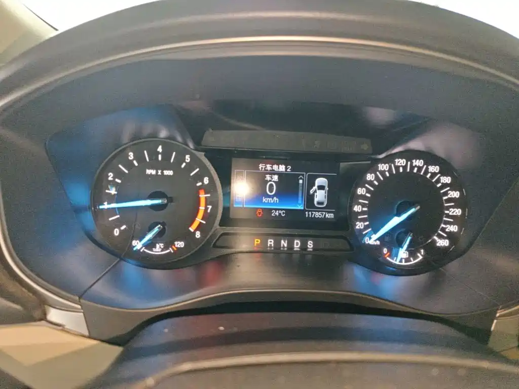 Ford Mondeo — миниатюра 12