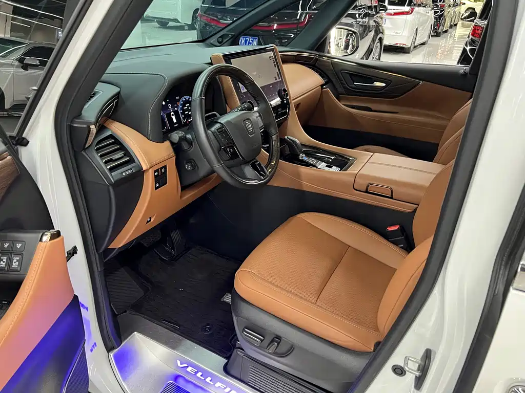Toyota Vellfire Crown Hybrid 2.5L Supreme Executive Edition, фото 23