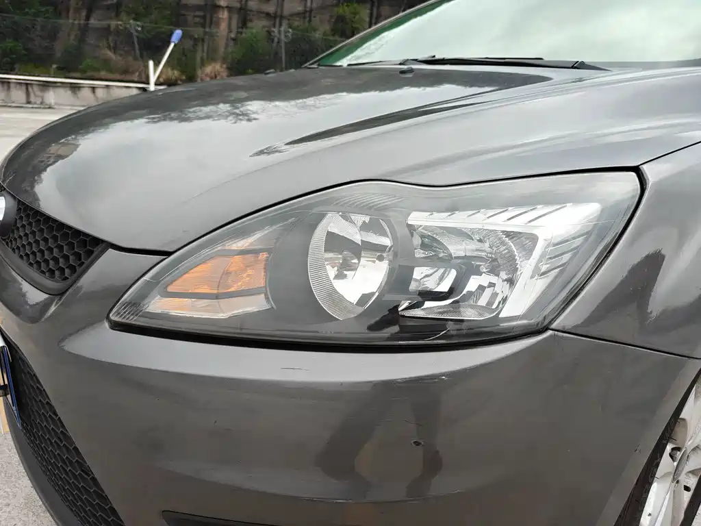Ford Focus — миниатюра 10
