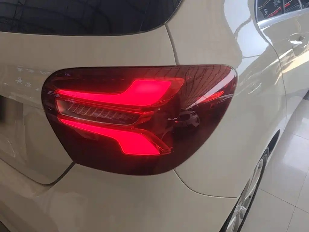 Mercedes-Benz A-Class (Import) — миниатюра 8