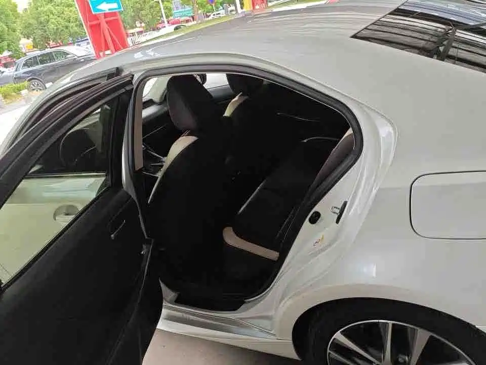Lexus IS — миниатюра 8