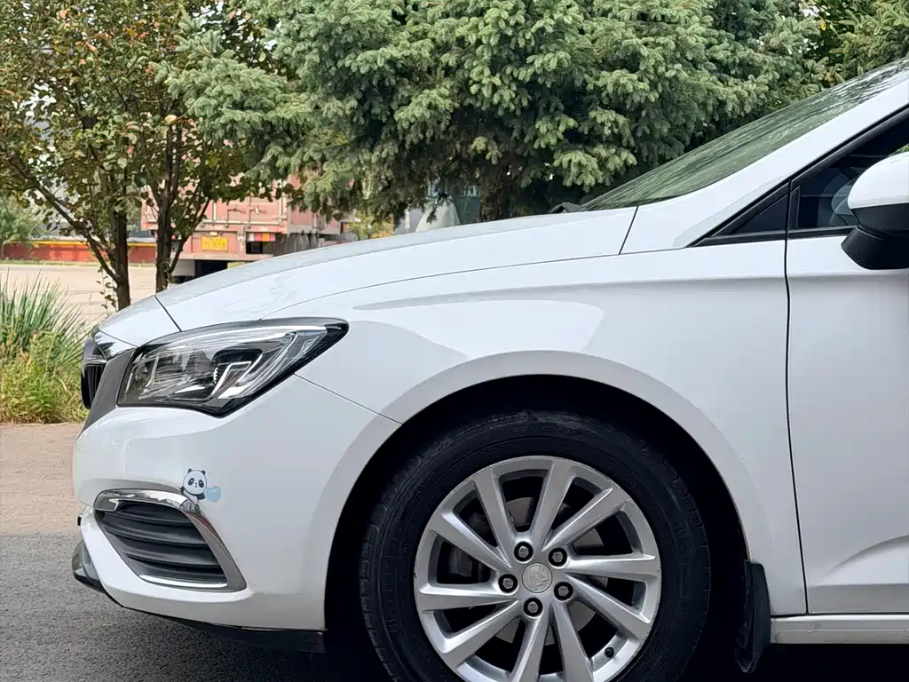Buick Verano — миниатюра 8