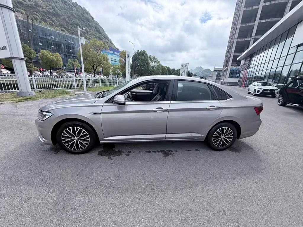 Volkswagen Sagitar — миниатюра 3