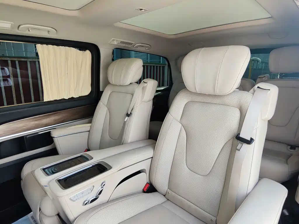 Mercedes-Benz V-Class — миниатюра 13