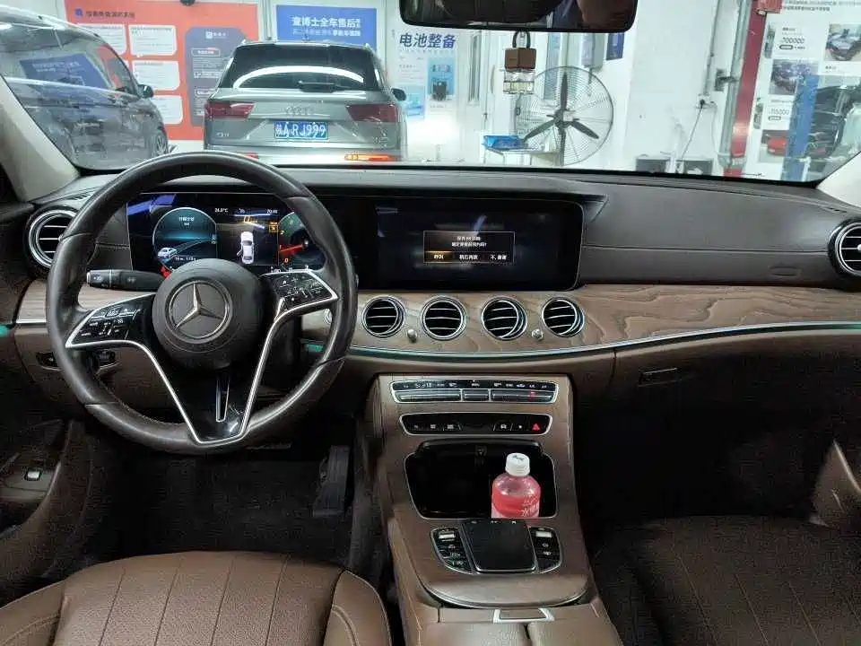 Mercedes-Benz E-Class — миниатюра 5