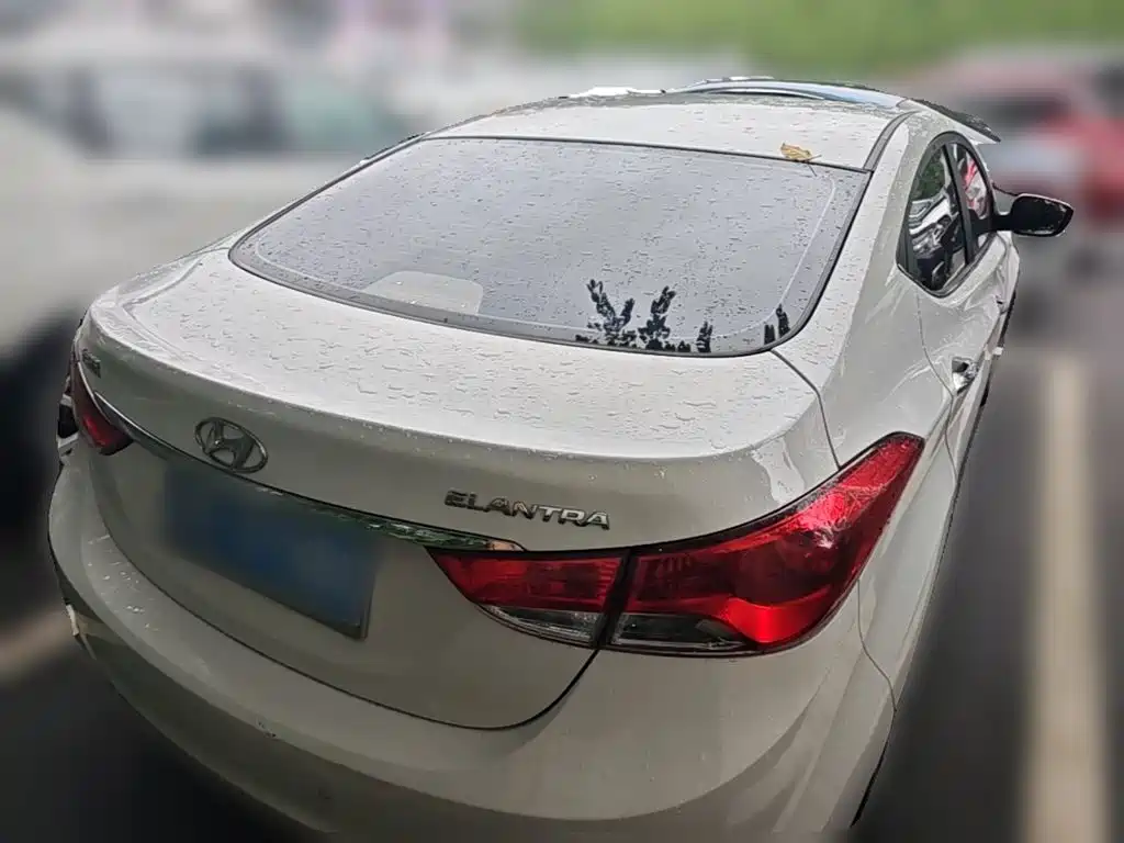 Hyundai Elantra Langdong — миниатюра 10
