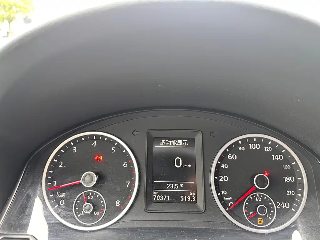 Volkswagen Tiguan — миниатюра 12