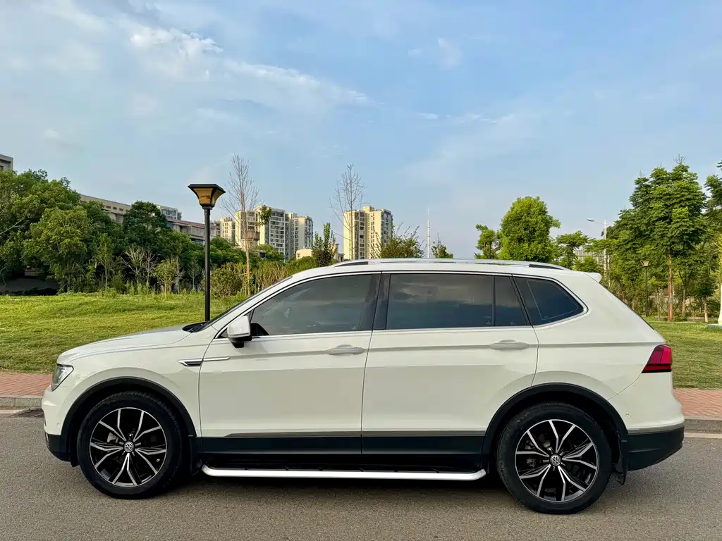 Volkswagen Tiguan L — миниатюра 15