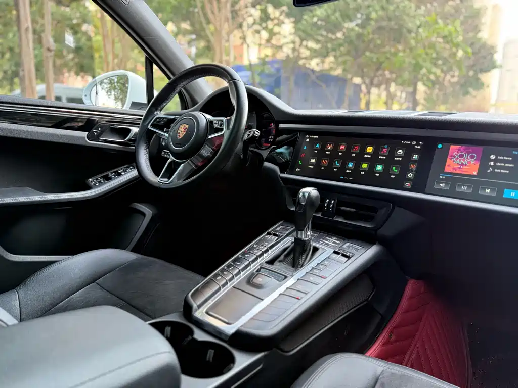 Porsche Macan — миниатюра 15