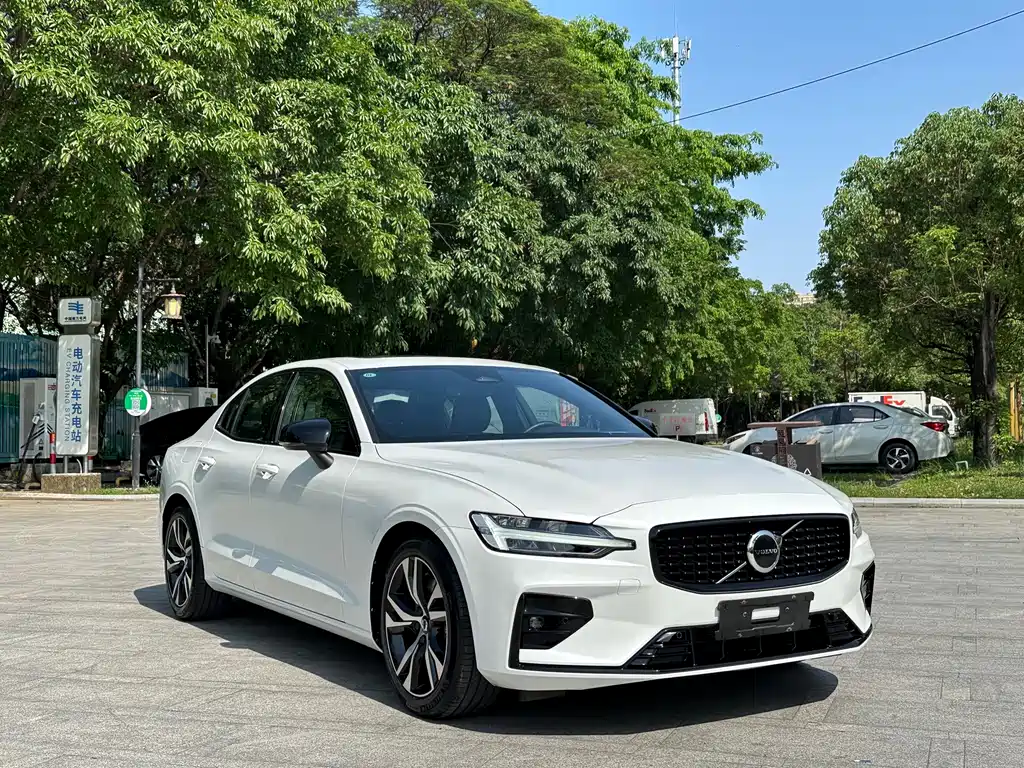 Volvo S60 2024 B5 Sport