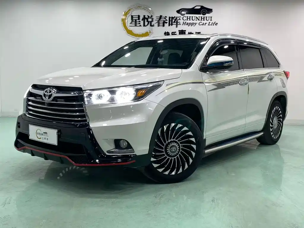 TOYOTA HIGHLANDER