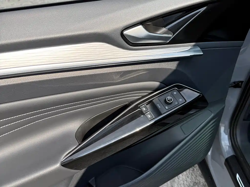 Volkswagen ID.4 Crozz — миниатюра 8