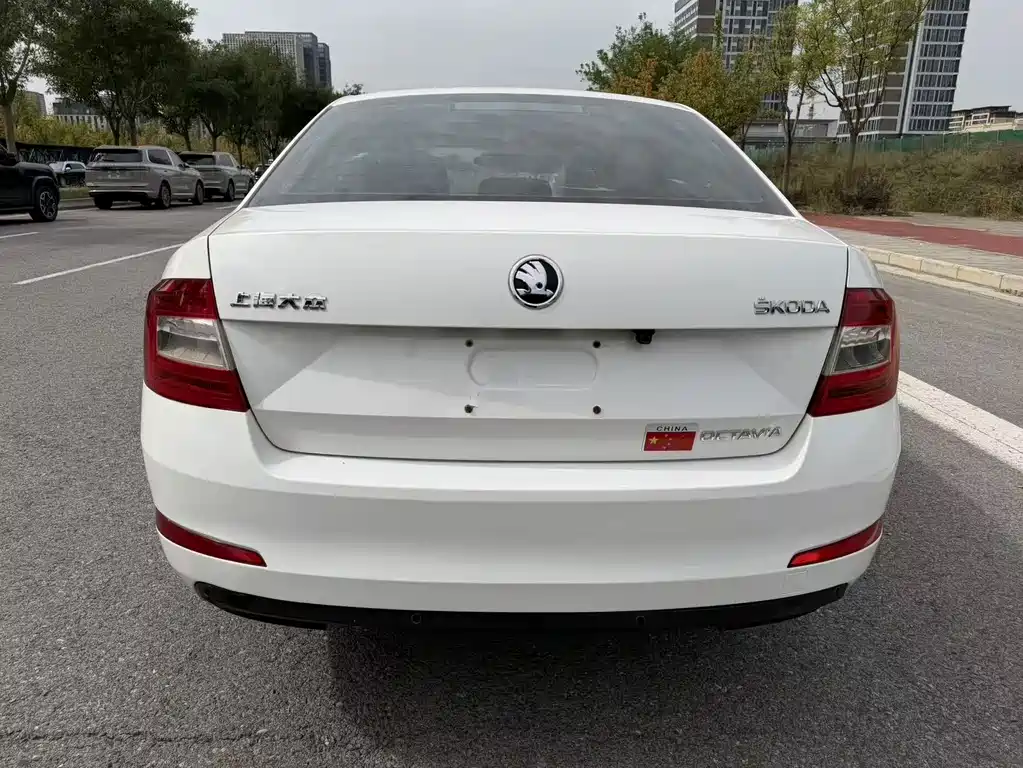 Skoda Octavia — миниатюра 5