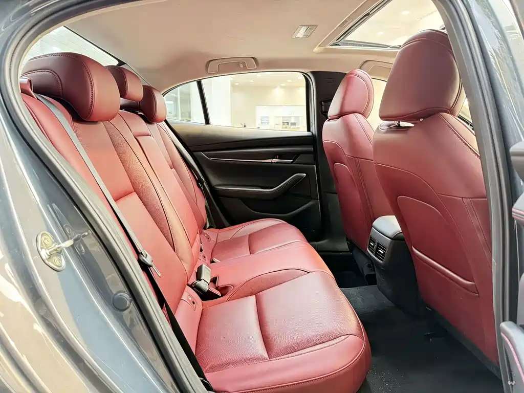 Mazda 3 Axela — миниатюра 8