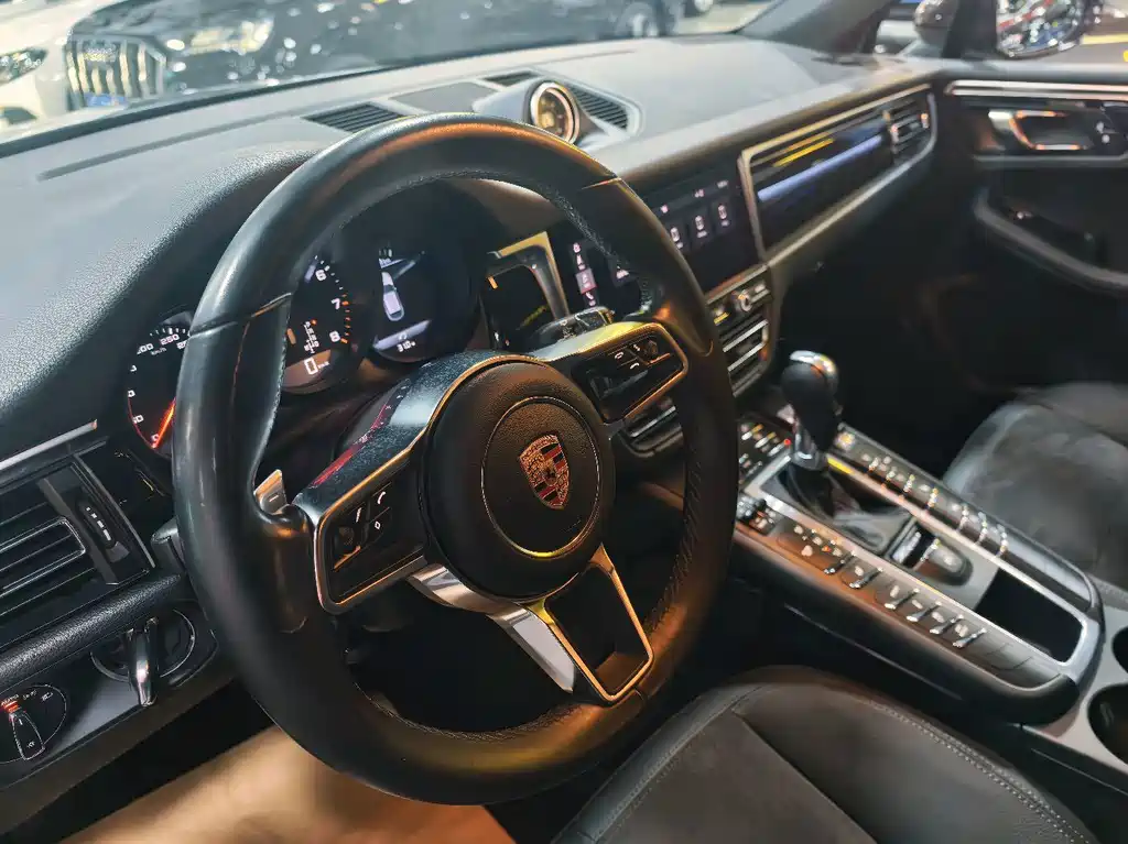 Porsche Macan — миниатюра 4