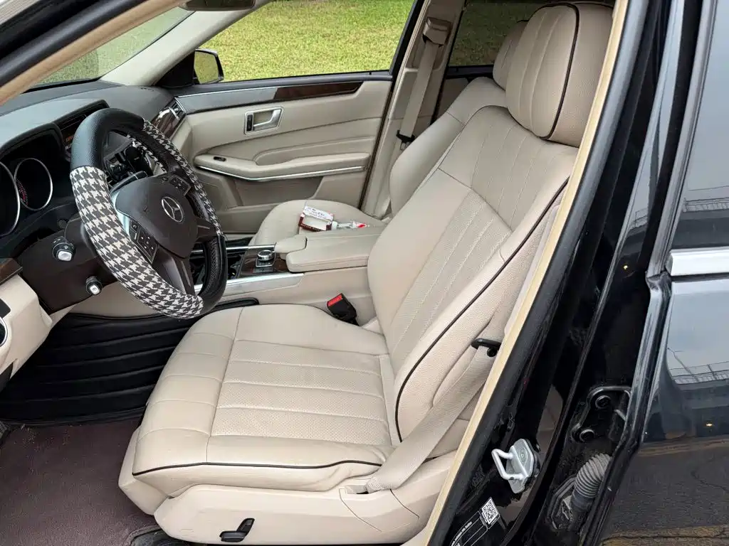 Mercedes-Benz E-Class — миниатюра 8