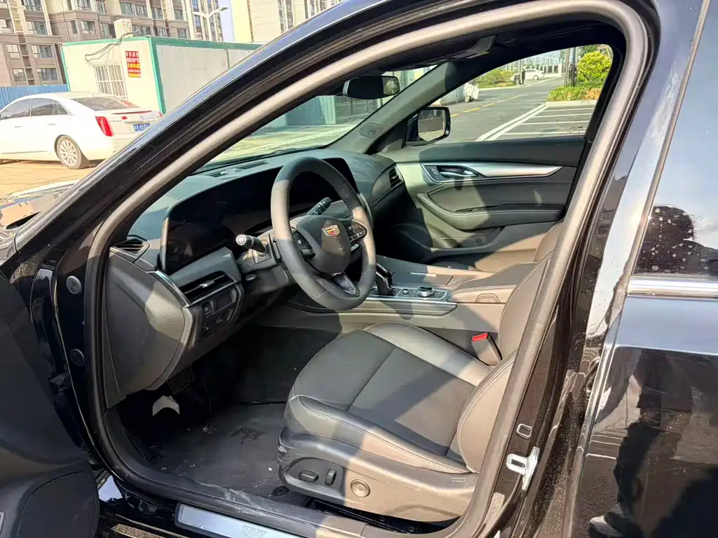 Cadillac CT5 2025 28T Sport