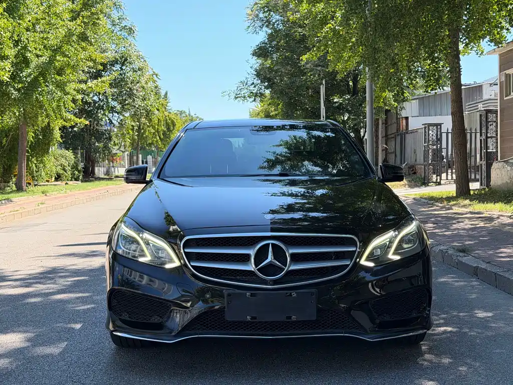 Mercedes-Benz E-Class — миниатюра 2
