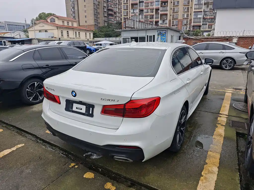 BMW 5 Series — миниатюра 16