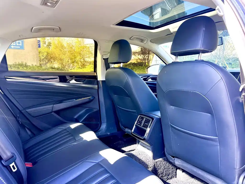 Volkswagen Passat — миниатюра 9
