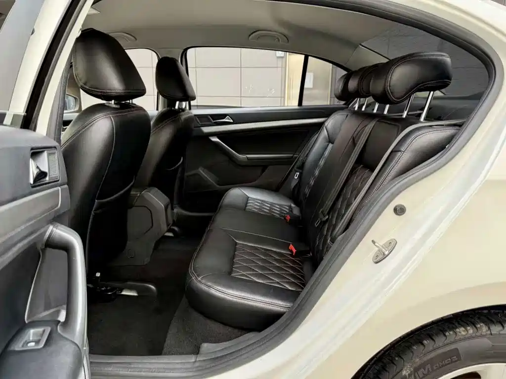 Volkswagen Lavida — миниатюра 6