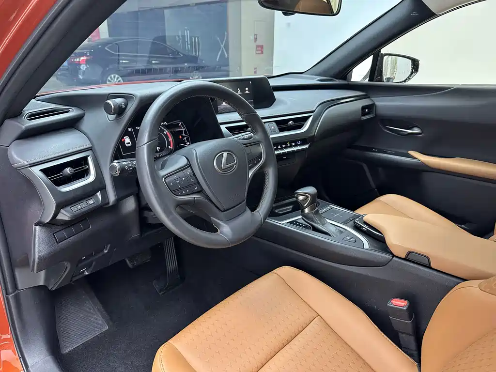 Lexus UX — миниатюра 13